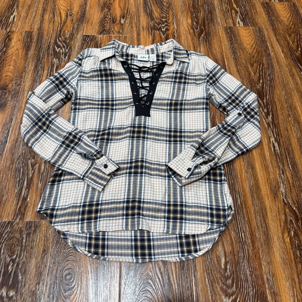 Daytrip Flannel Size XS Beige Tan & Black Plaid Button Down‎ Shirt Roll Sleeve